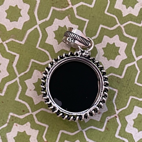 Natural Black Onyx Sterling Silver Round Pendant – Vintage Style - Brand New - Picture 5 of 6